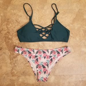 {Cupshe} Green & Floral Bikini